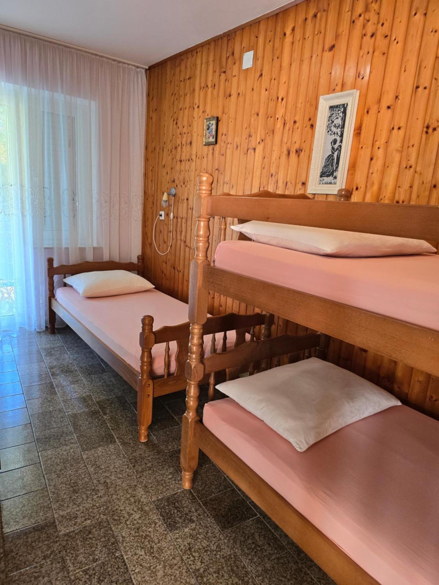 Apartments Mladenka Zengg Kültér fotó